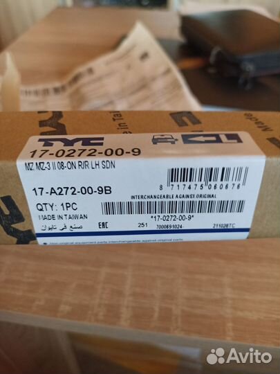 Катафот заднего бампера правый Мазда 3