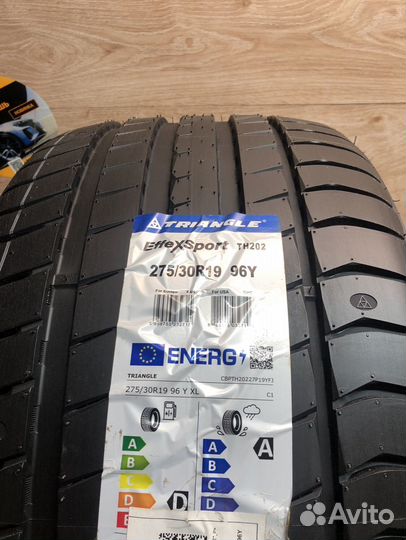 Triangle EffeXSport TH202 235/35 R19 и 275/30 R19 91Y