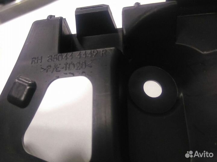 Кронштейн заднего бампера renault Sandero 2014