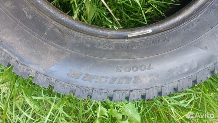 Bridgestone Ice Cruiser 7000S 215/65 R16