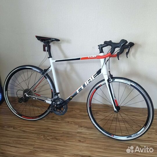 Шоссейный Cube Attain Pro road 60 см велосипед