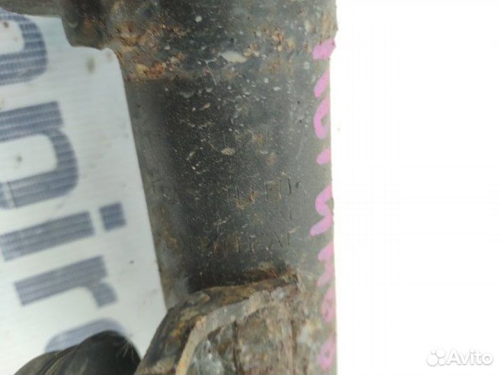 Стойка подвески передняя правая Mitsubishi