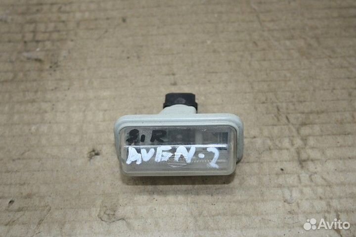 Плафон освещения номера toyota avensis II 2003-200