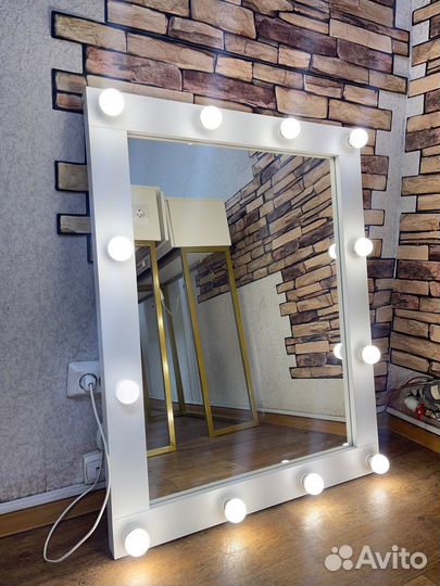 Зеркало с подсветкой