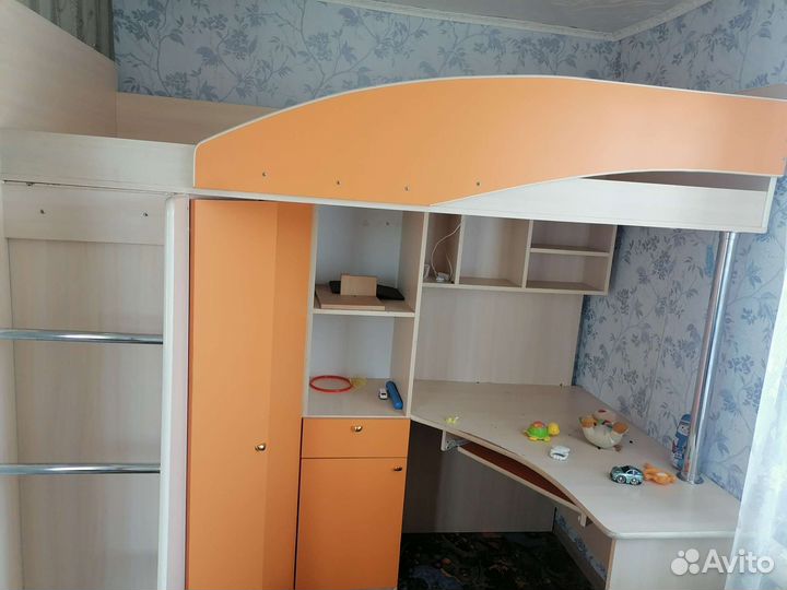 Школьный уголок