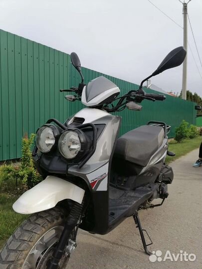 Продаю скутер racer 150