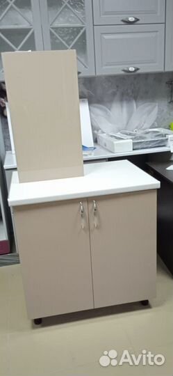 Кухонный стол