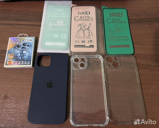 3 чехла на iPhone 13 и защитные стекла