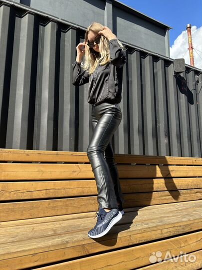 Кроссовки женские новые