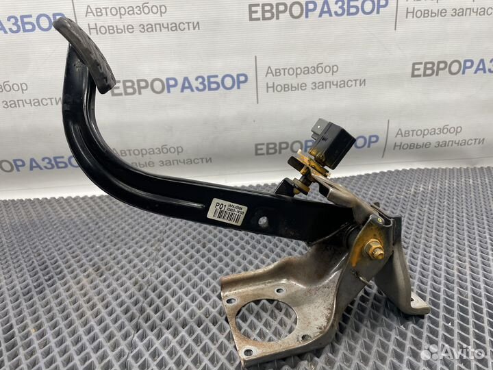 Педаль тормоза Hyundai Solaris 2010-2017