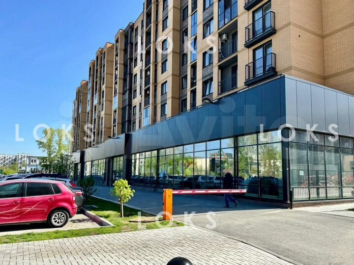 Свободного назначения, 435 м² с витринами