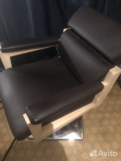 Парикмахерское кресло бу