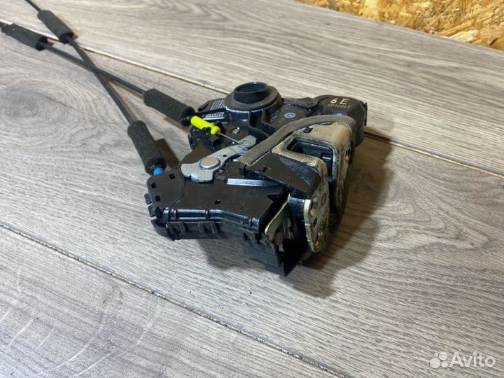 Замок двери передний правый Toyota Camry V40 2.4