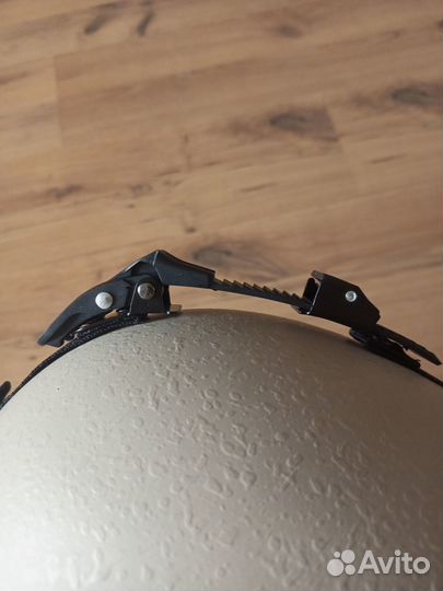 Крепление приборов наблюдения на шлем