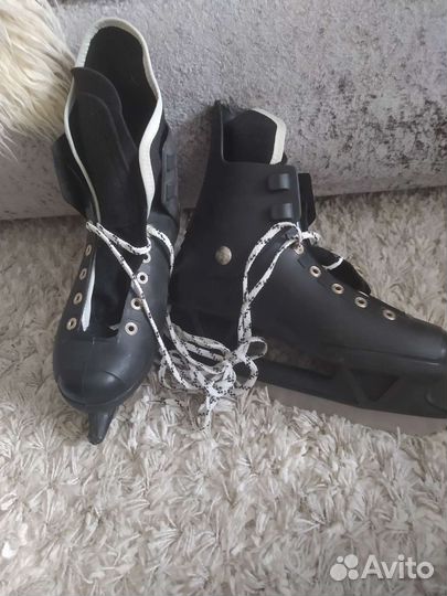 Коньки хоккейные