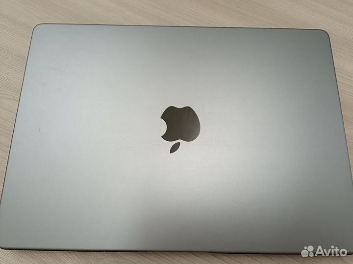 Apple MacBook pro 14 m1