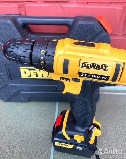 Ударный шуруповерт Dewalt 21v