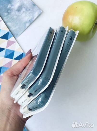 Чехол на iPhone 11