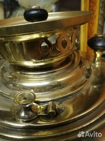 Самовар с медалями