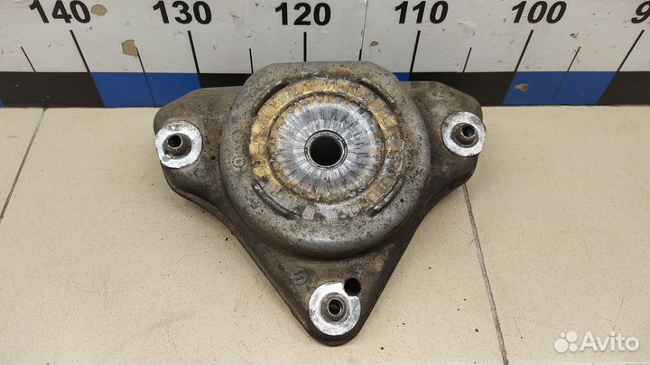 Кронштейн амортизатора A6 C6,4F 2005-2011