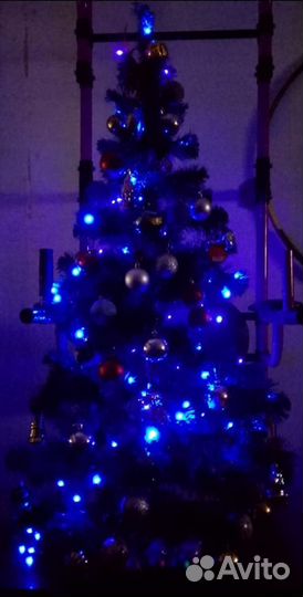 Елка напольная, настенная и игрушки