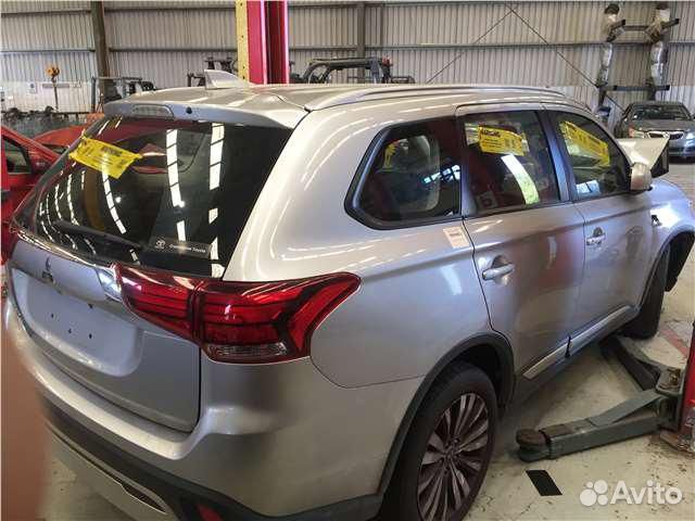 Задняя правая четверть Mitsubishi Outlander 3
