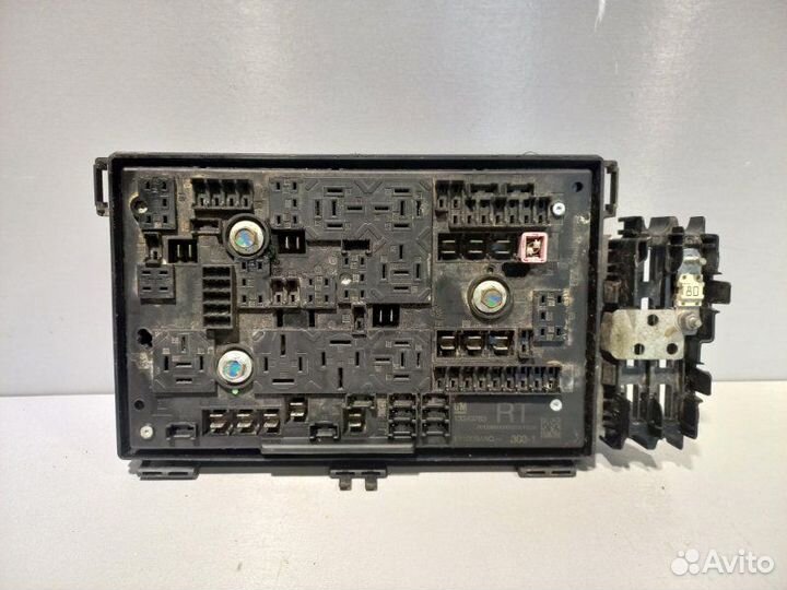 Блок предохранителей Opel Astra J хэтчбек A14NET