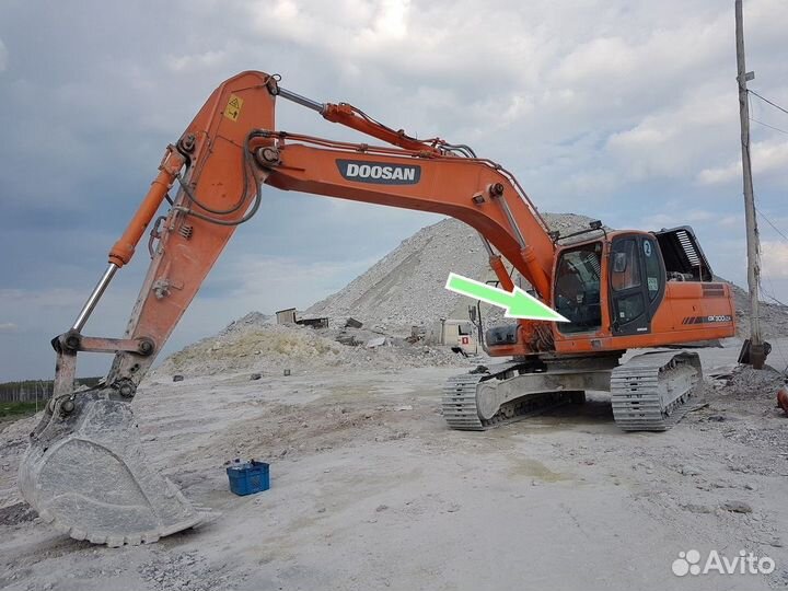 Стекло нижние лобовое doosan DX225LCA (не solar)