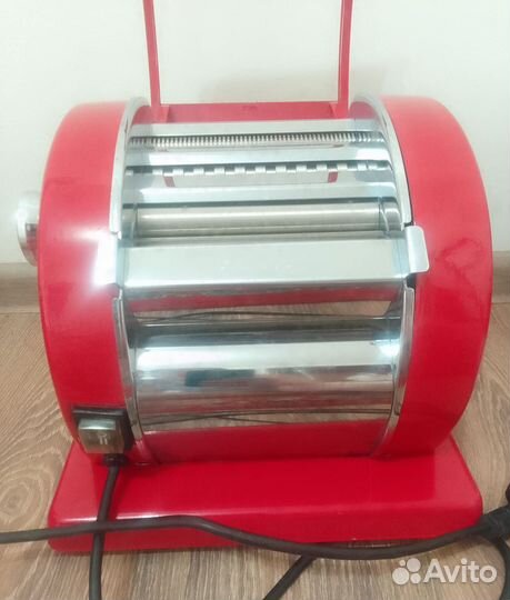 Электрическая тестораскатка лапшерезка