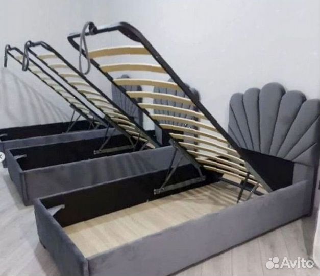 Кровать односпальная мягкая