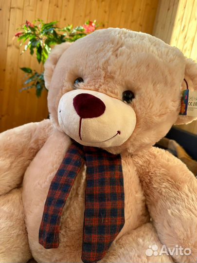 Плюшевый мишка большой