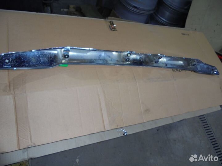 Накладка багажной двери Mitsubishi Pajero Sport 15