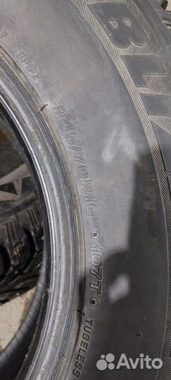 Bridgestone Blizzak Spike-01 245/70 R16