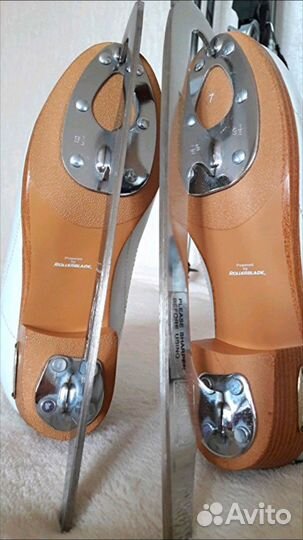 Ледовые коньки Bladerunner Stella