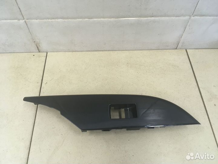 Накладка (кузов внутри) Hi Lux 2015