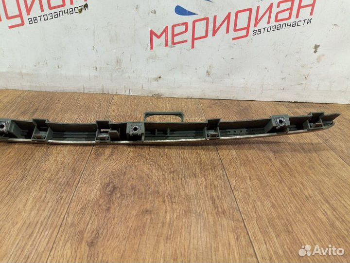 Молдинг капота Mercedes-Benz C-Class W203 2004