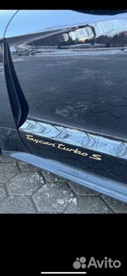 Наклейка taycan turbo s на дверь оригинал porsche