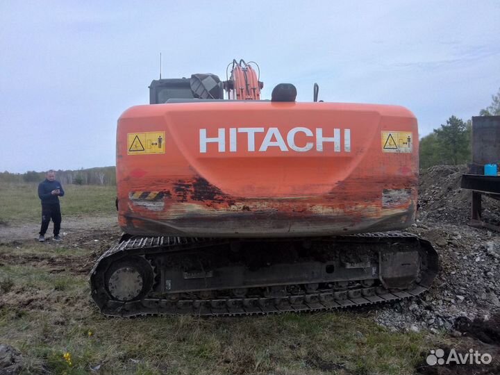 Гусеничный экскаватор Hitachi ZX200-5G, 2019