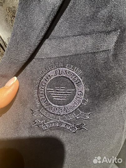 Модный бархатный пиджак