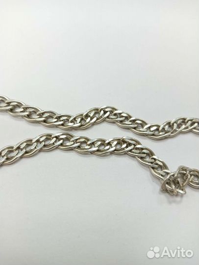 Серебряная цепь с крестом