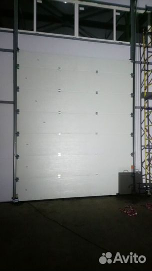 Промышленные подъемно секционные ворота