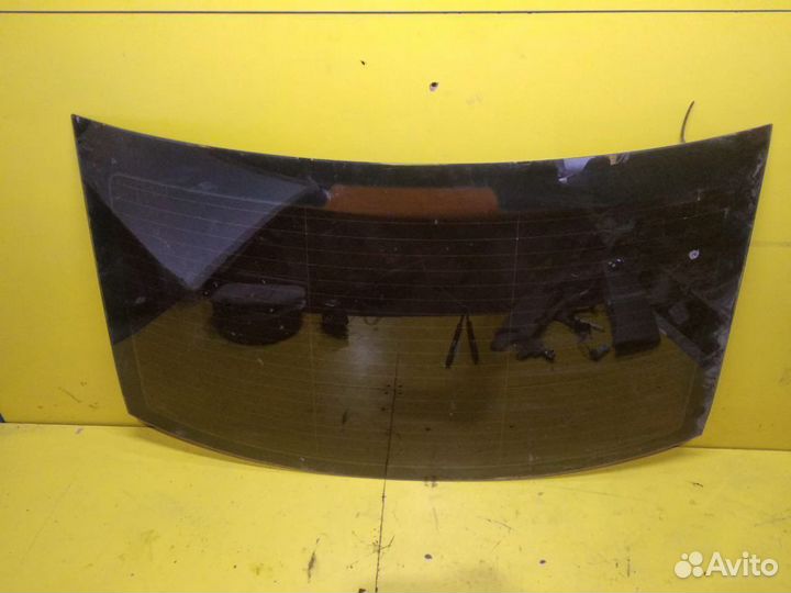 Стекло заднее Volkswagen Jetta 5