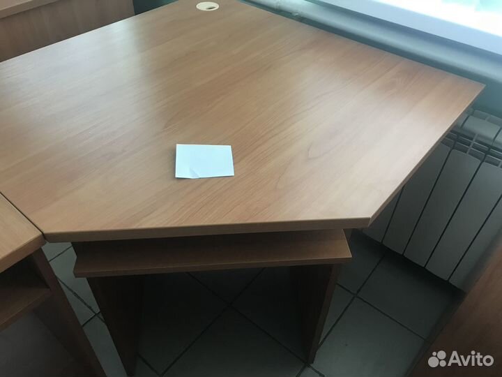 Новый угловой компьютерный стол 90*90
