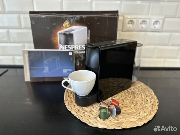 Кофемашина капсульная Nespresso C30 Black