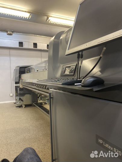 Широкоформатный латексный принтер/плоттер HP 820