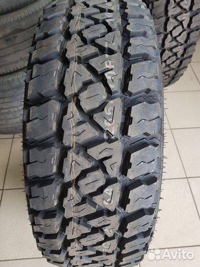 Kumho Road Venture MT51 265/70 R17