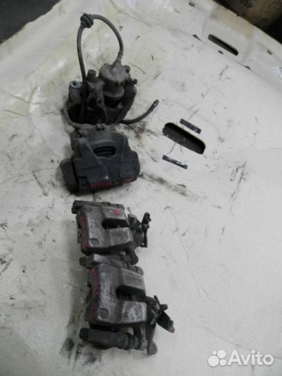 Суппорт передний левый Рено Меган 3 Флюенс Сценик3