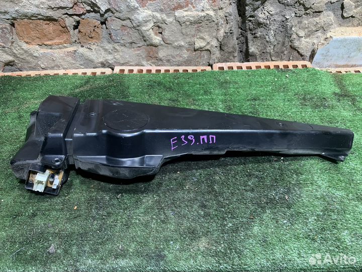 Подиум динамика правый BMW E39