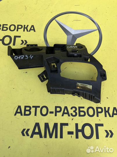 Smart fortwo W453 Кронштейн бампера переднего R