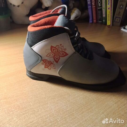 Лыжные ботинки